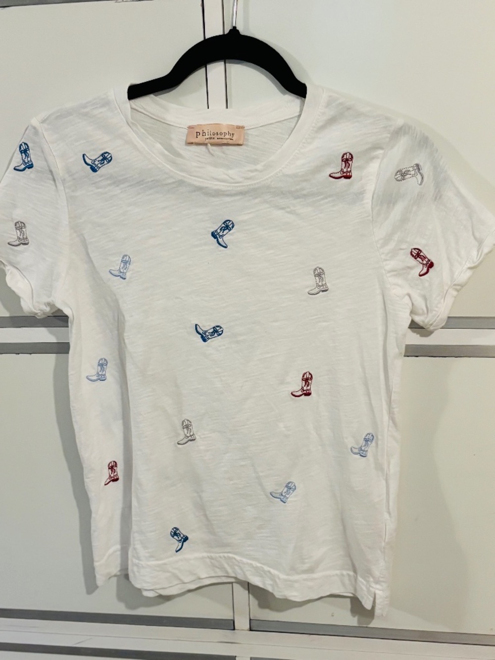 Philosophy T-Shirt White With Scattered Boots Short Sleeves Sz Petite